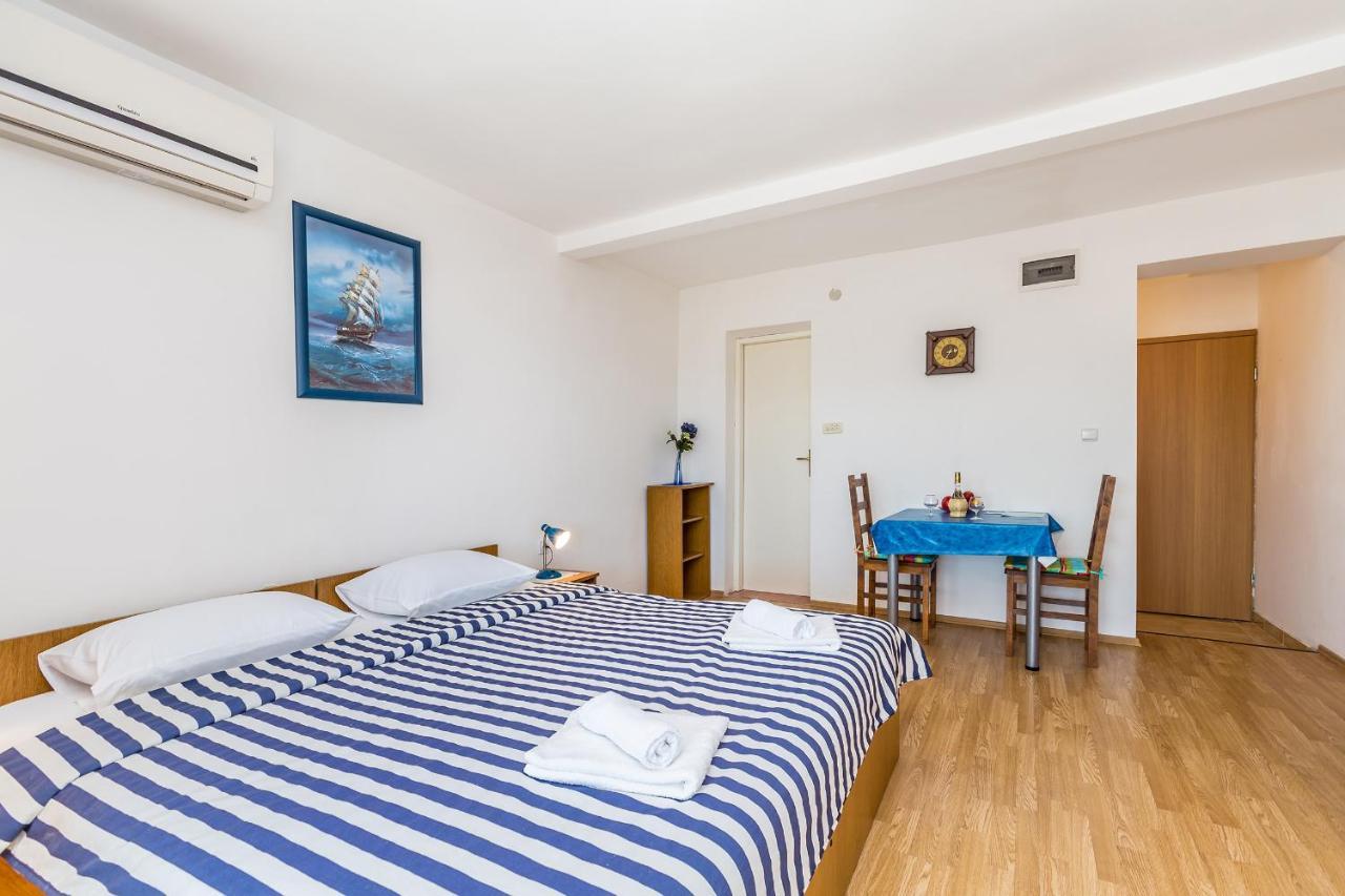 Apartments Antun Krk Island Esterno foto
