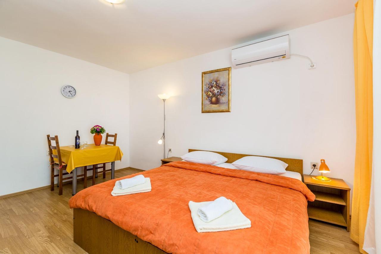 Apartments Antun Krk Island Esterno foto