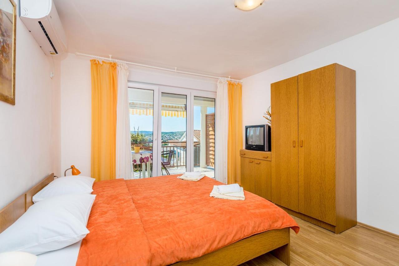 Apartments Antun Krk Island Esterno foto