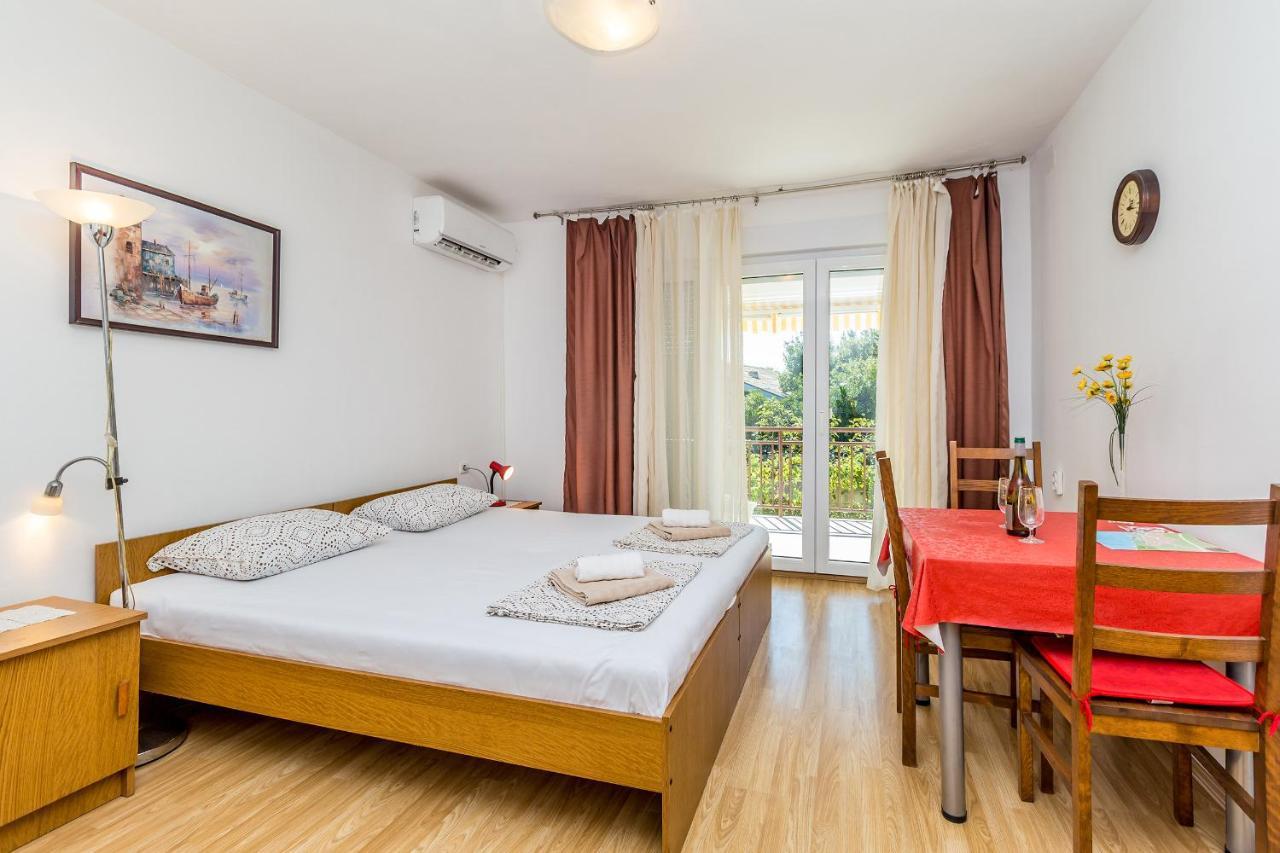 Apartments Antun Krk Island Esterno foto
