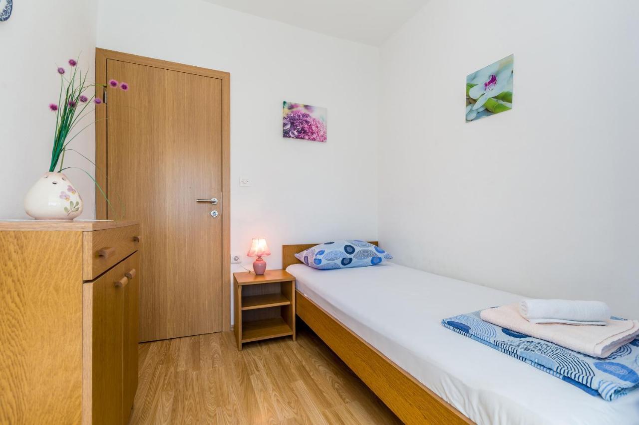 Apartments Antun Krk Island Esterno foto